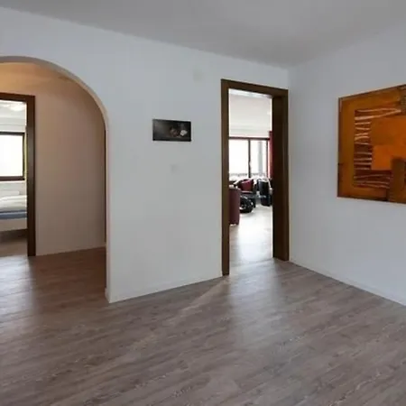 Chasa Diala, Schoenste Aussicht, Ena דירה סקואול